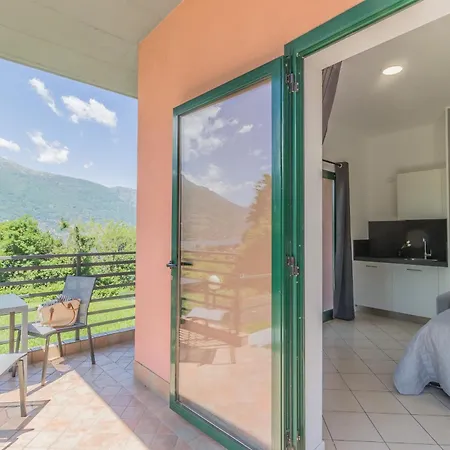 Daire Brezza Del Lario Monolocale Giardino Vista